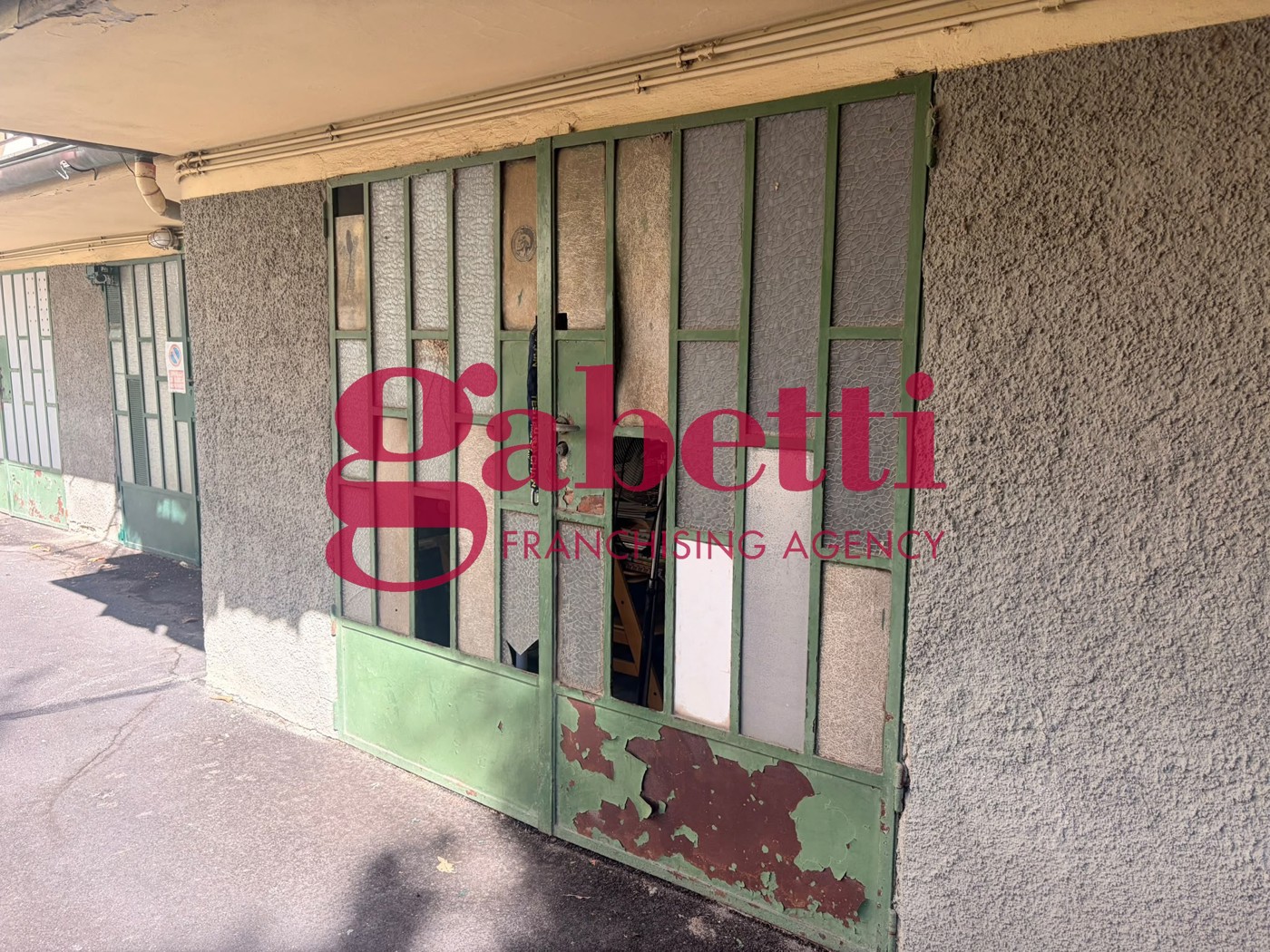 Box/Garage 11mq in vendita a Firenze