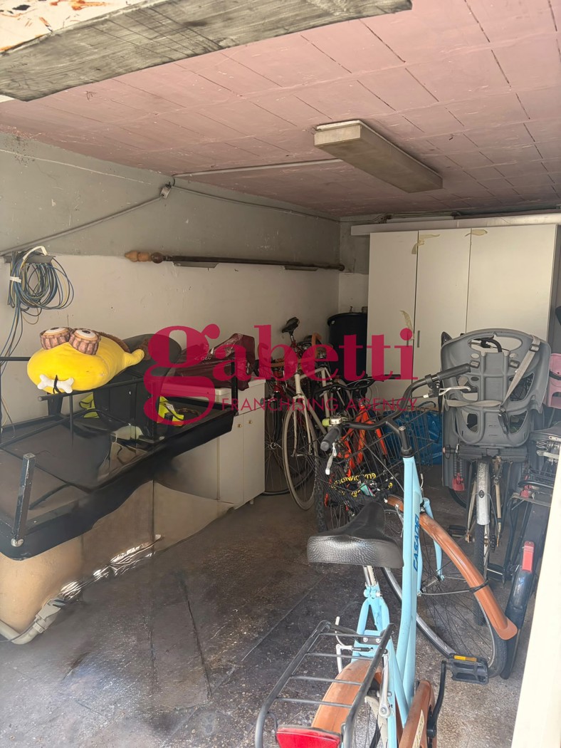 Box/Garage 11mq in vendita a Firenze