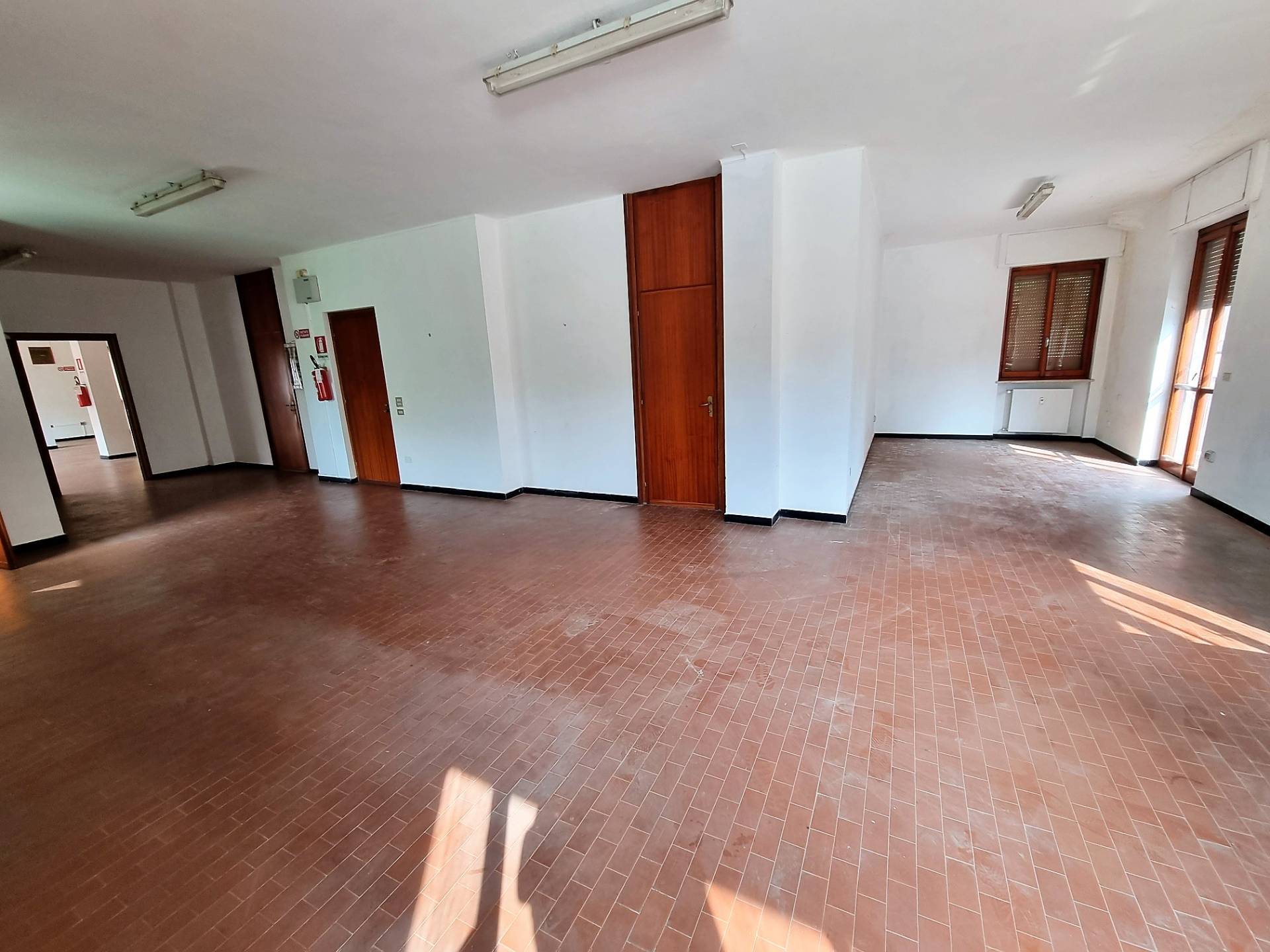 Locale commerciale in affitto a Alessandria, Cristo