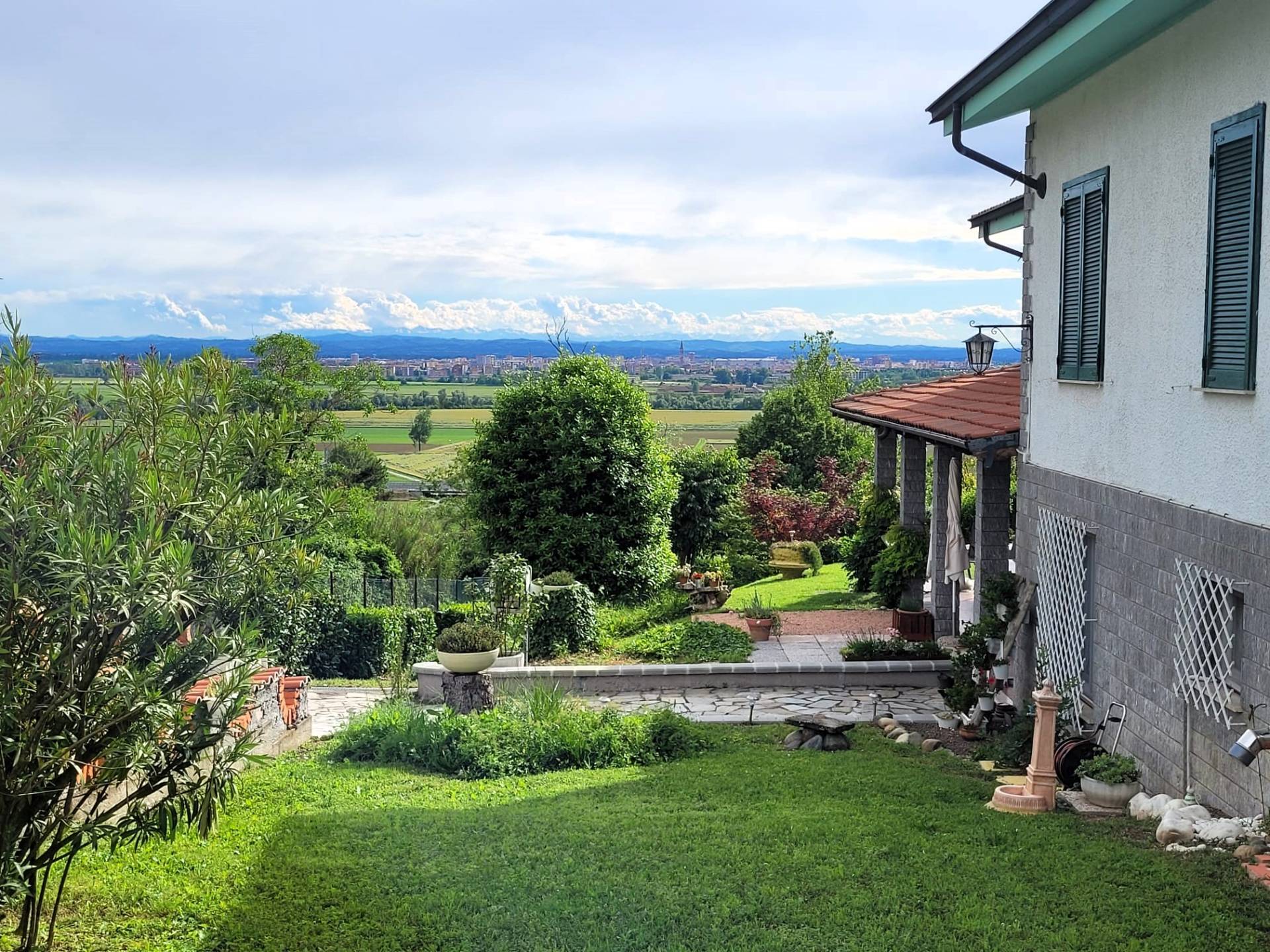 Villa in vendita a Pietra Marazzi