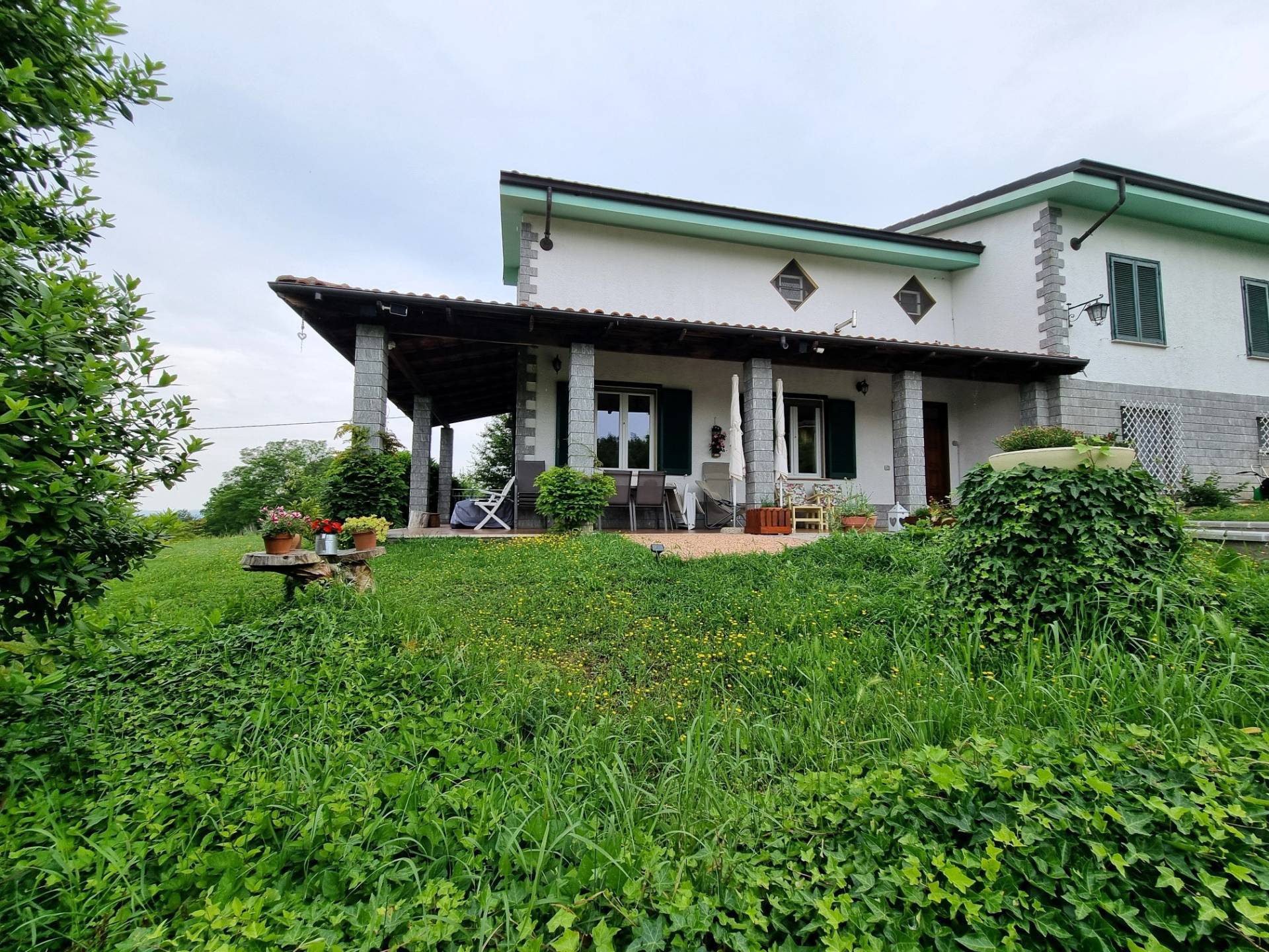 Villa in vendita a Pietra Marazzi