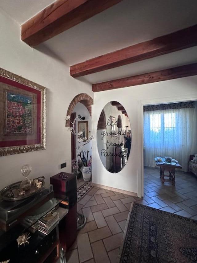 Villa Bifamiliare con giardino, Cascina latignano