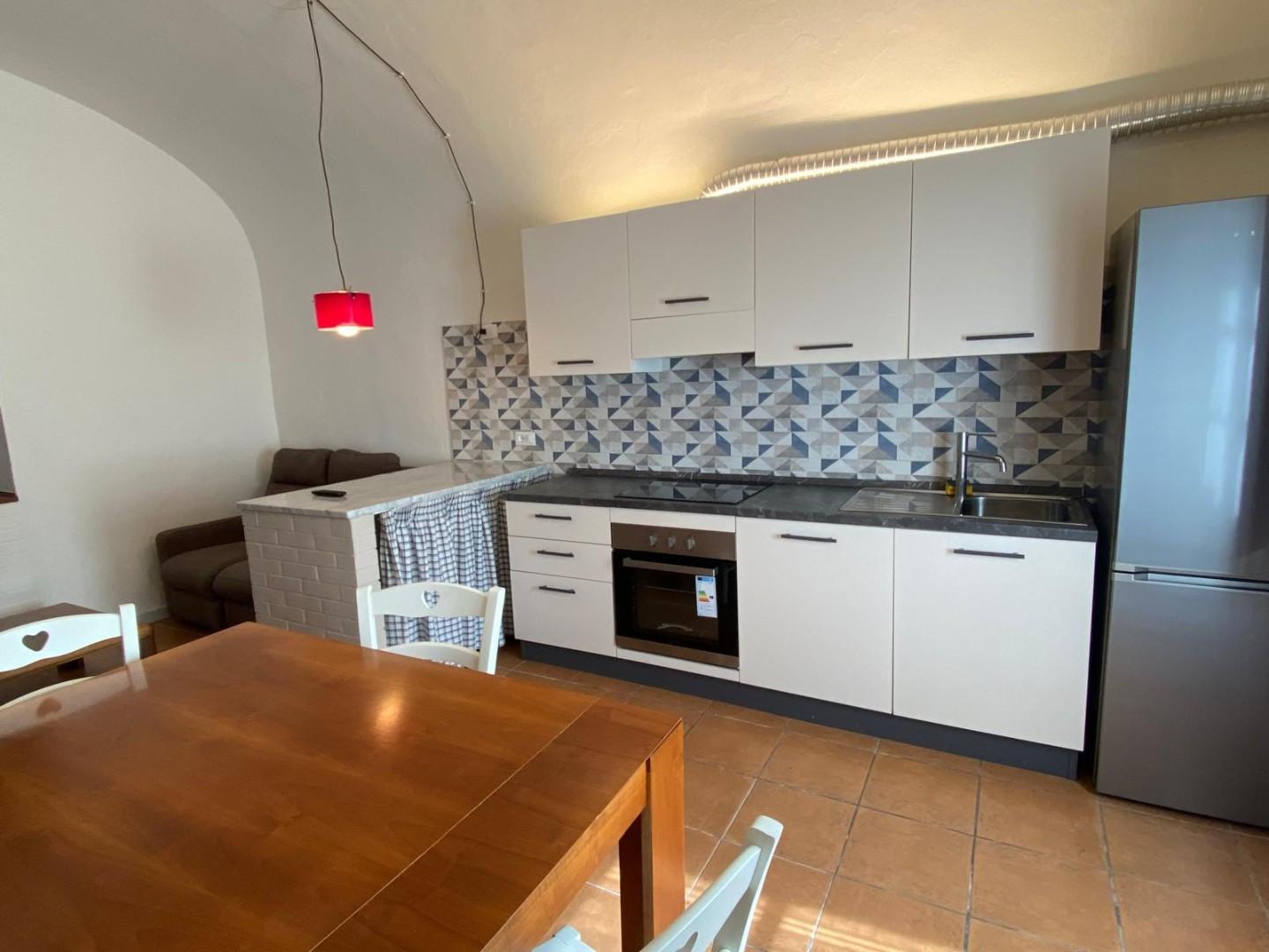 Bilocale arredato in affitto a Cascina