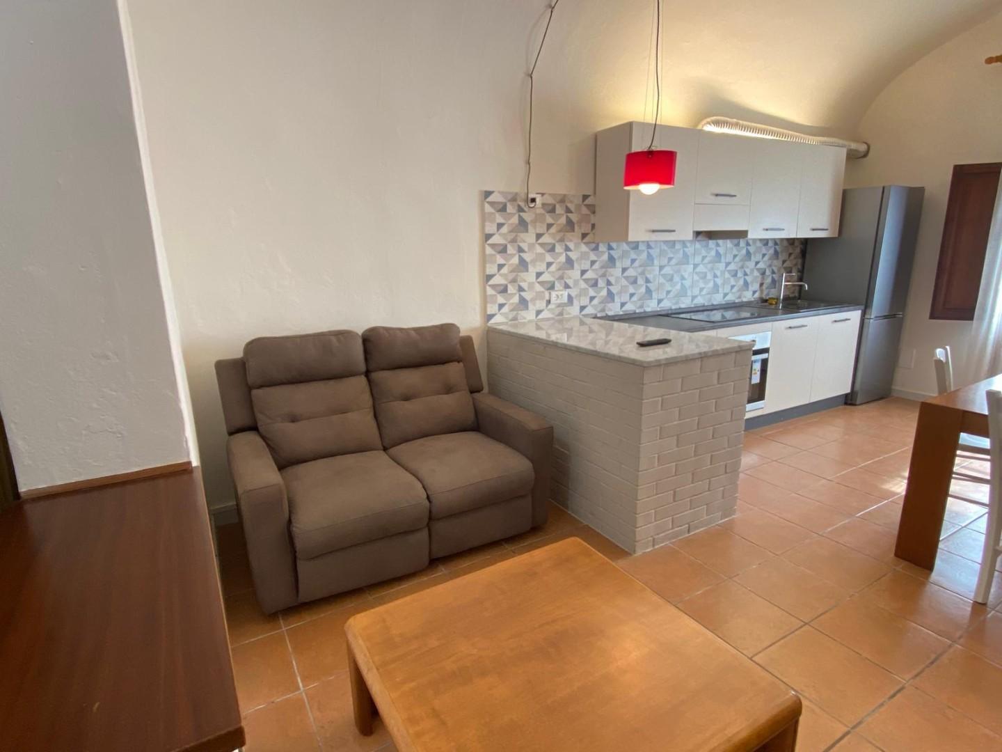 Bilocale arredato in affitto a Cascina