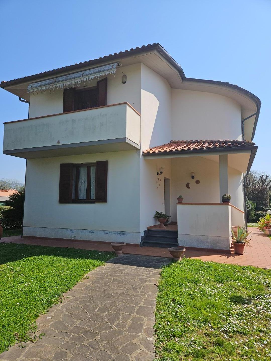 Villa con giardino, Pisa riglione oratoio