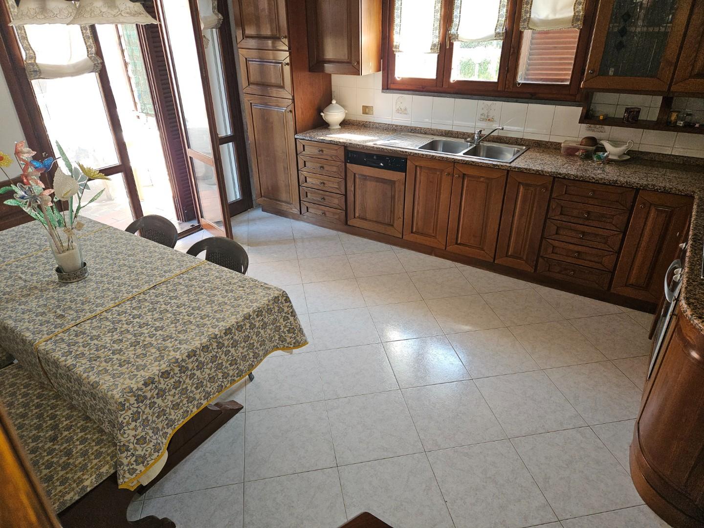 Villa con giardino, Pisa riglione oratoio