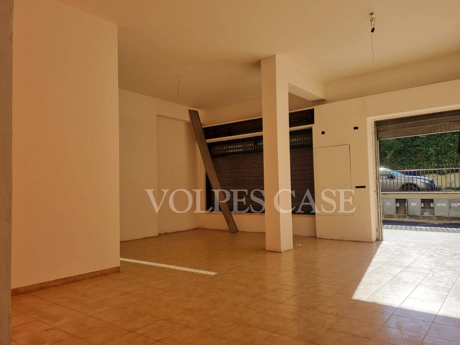 Locale/Negozio in vendita a Fonte Nuova