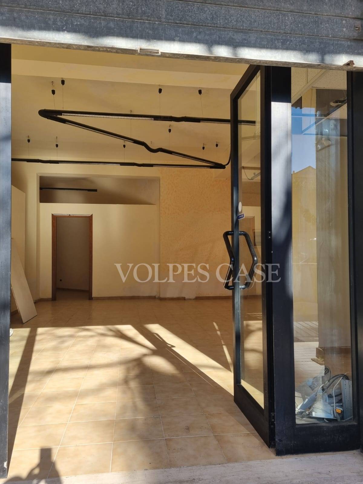 Locale/Negozio in vendita a Fonte Nuova