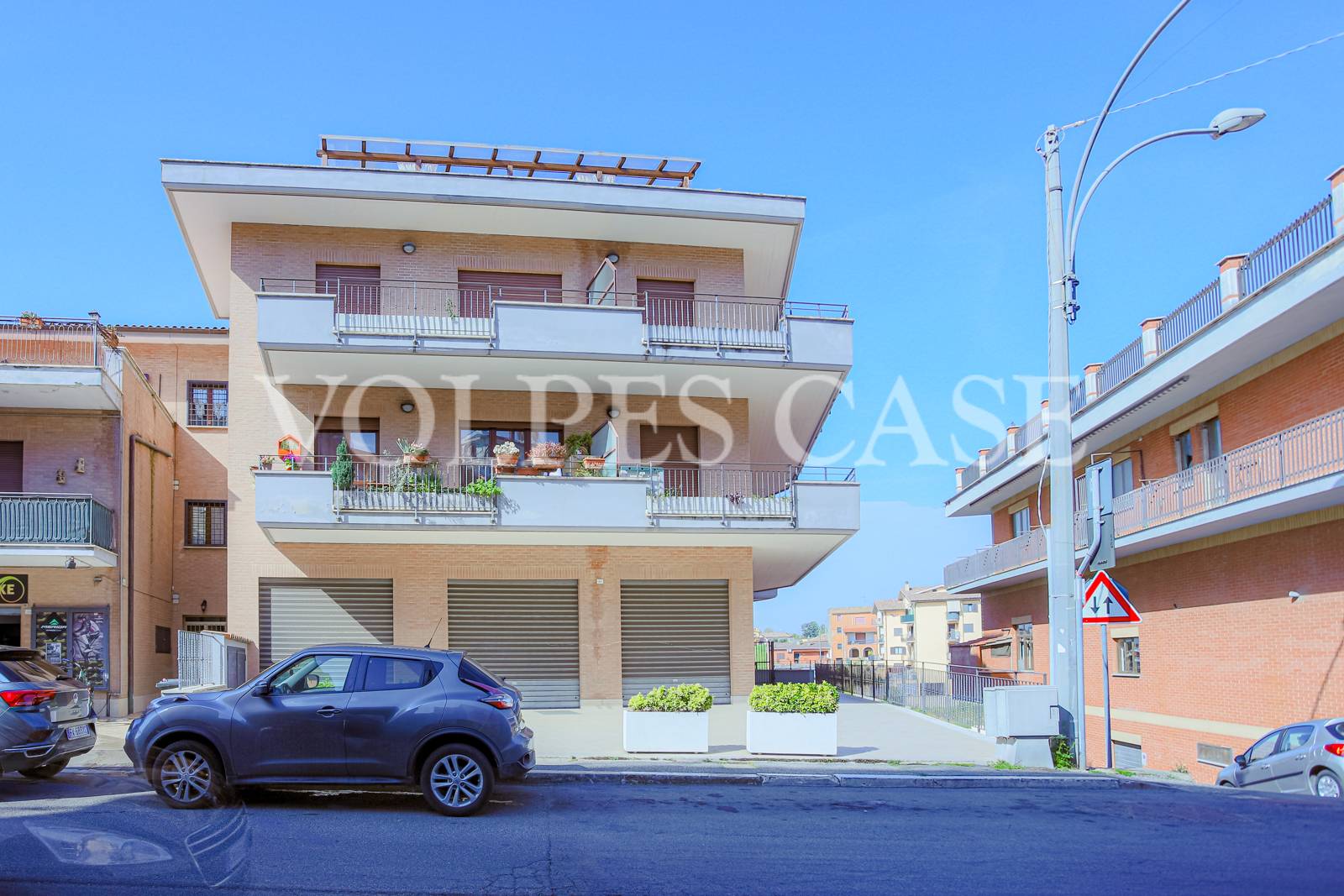 Locale/Negozio in affitto a Riano