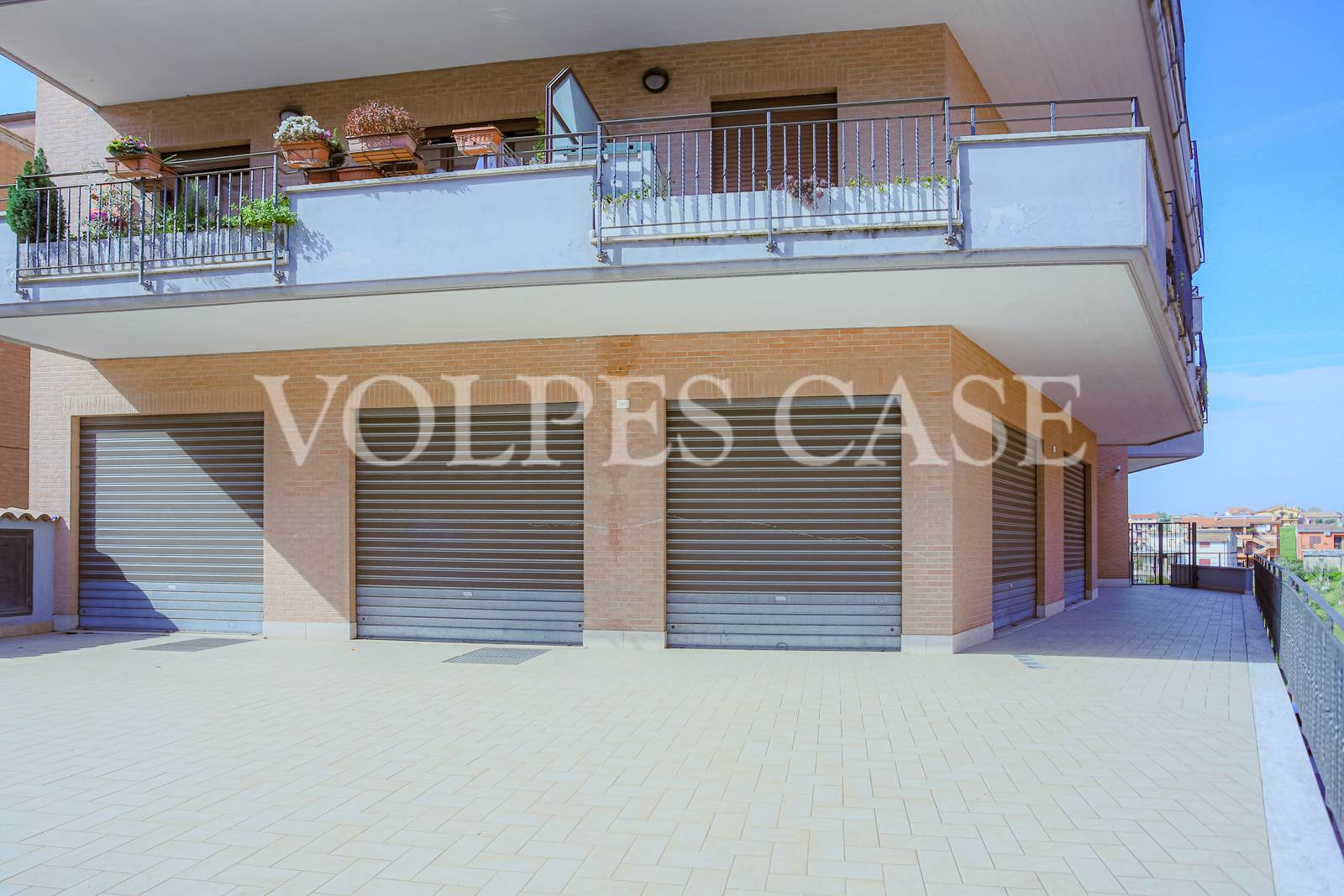 Locale/Negozio in affitto a Riano