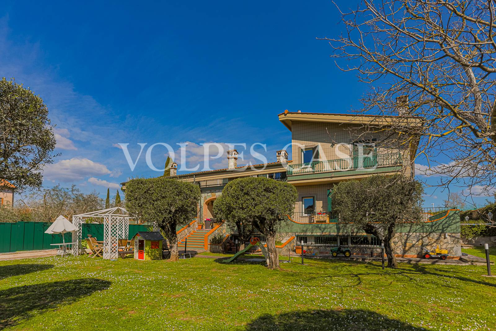 Villa trifamiliare in affitto a Roma, Prato Lauro