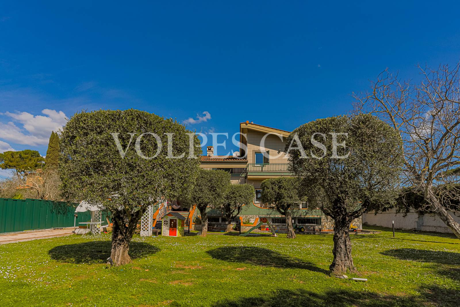 Villa trifamiliare in affitto a Roma, Prato Lauro