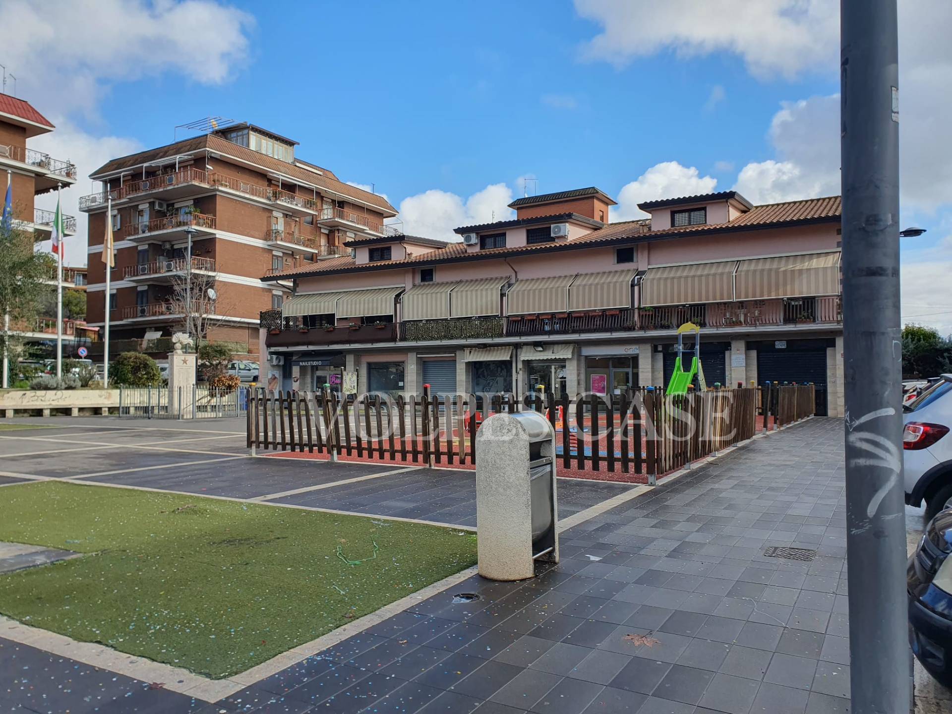 Locale/Negozio in vendita a Fonte Nuova, Tor Lupara