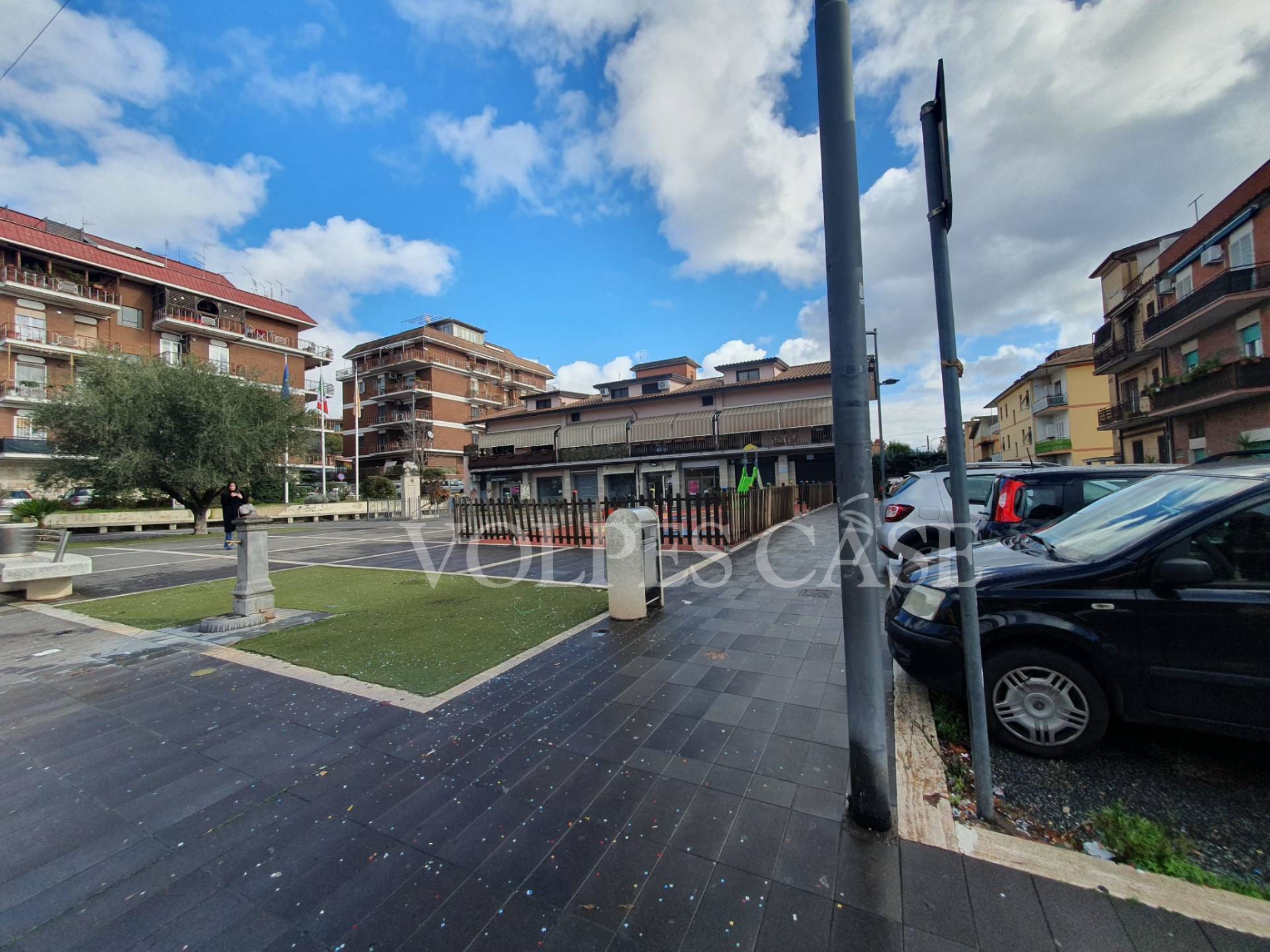 Locale/Negozio in vendita a Fonte Nuova, Tor Lupara