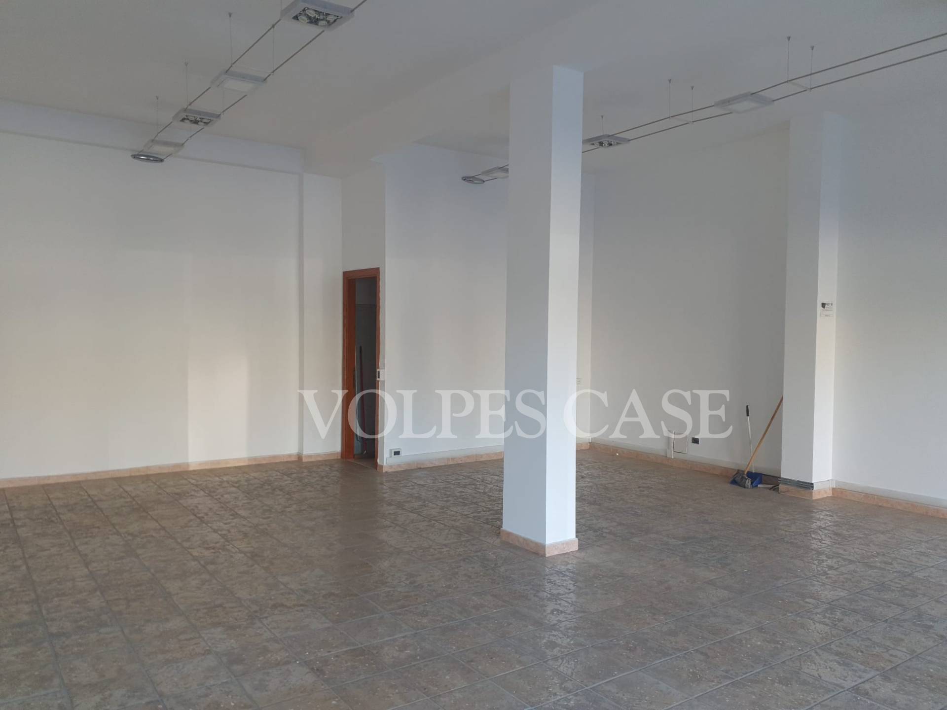 Locale/Negozio in vendita a Fonte Nuova, Tor Lupara