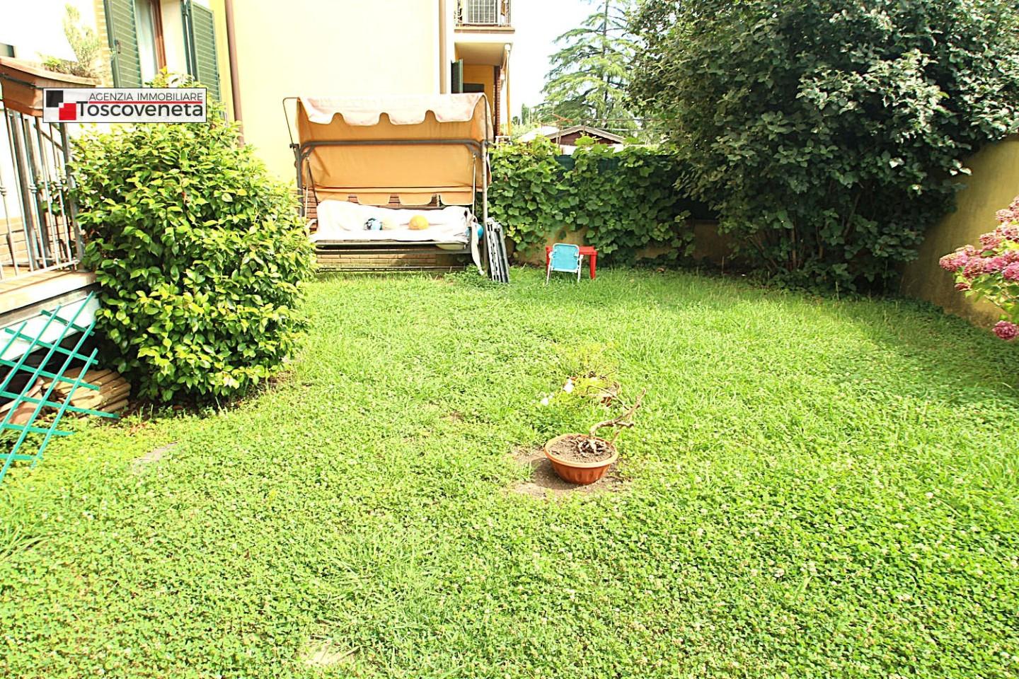 Trilocale con giardino, Lucca san donato