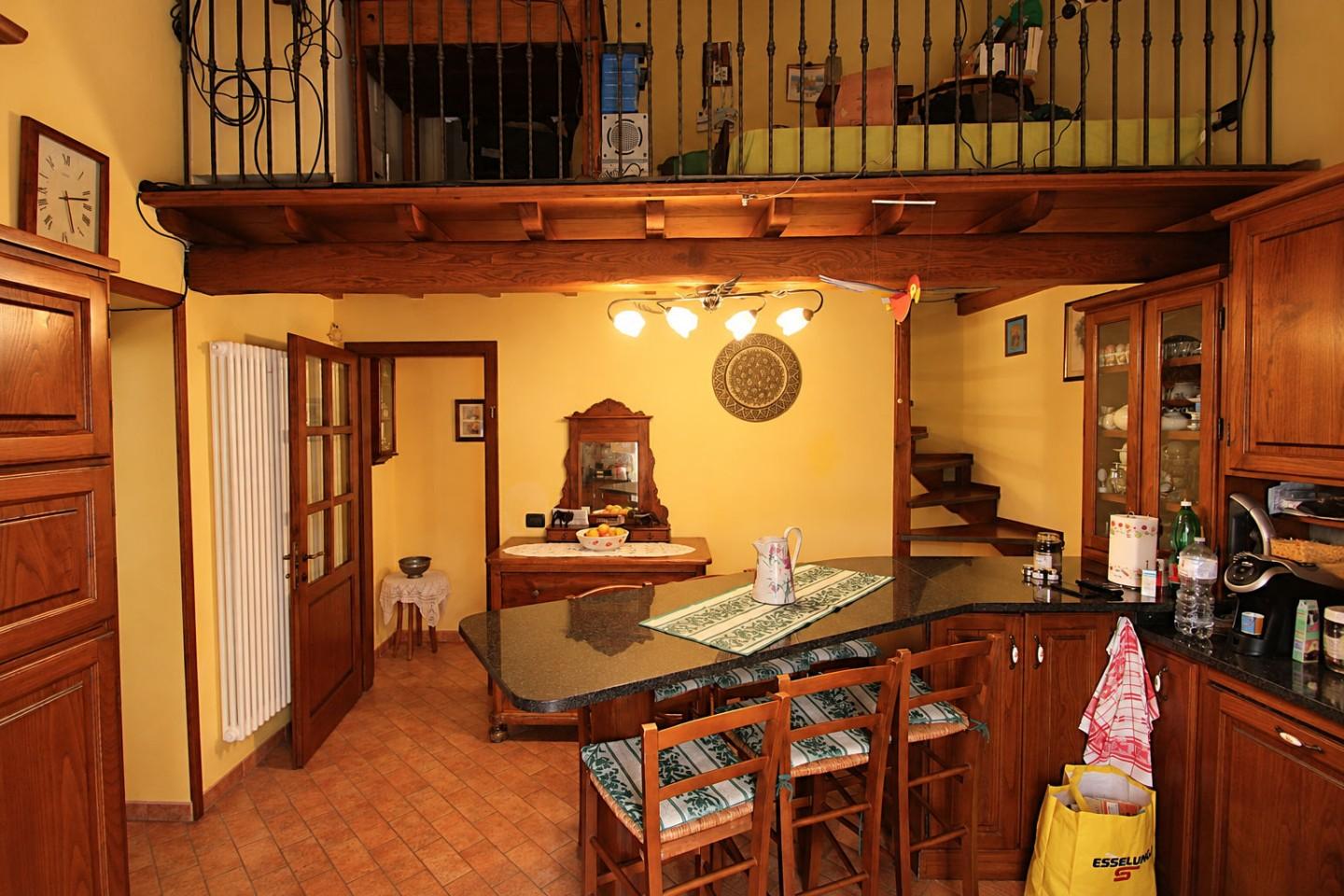 Casa indipendente in vendita, Lucca montuolo