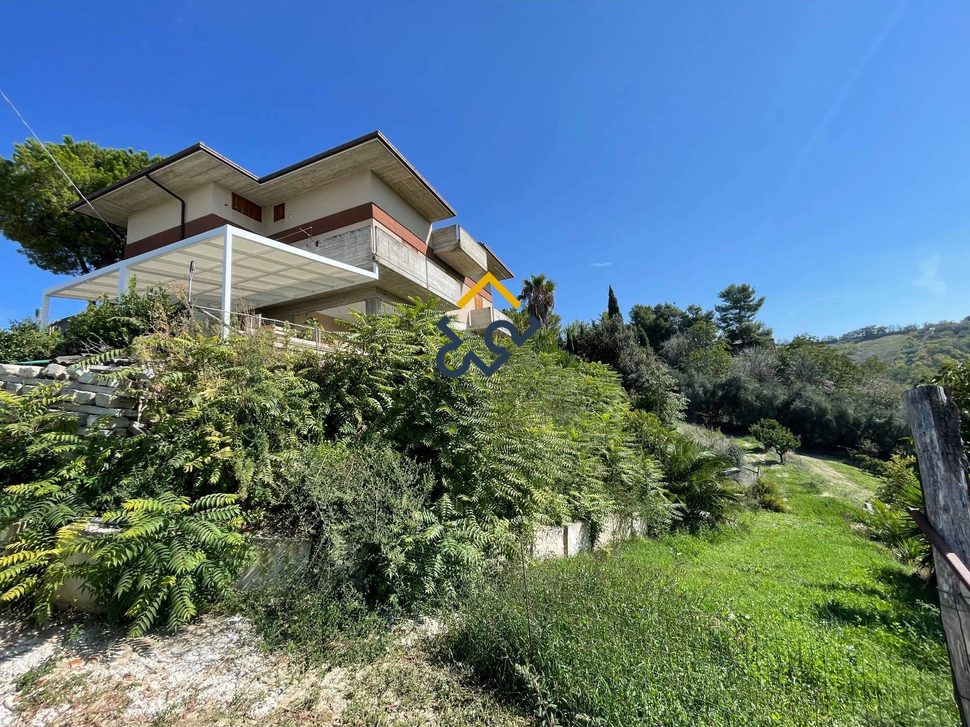 Casa indipendente con terrazzo, Acquaviva Picena residenziale