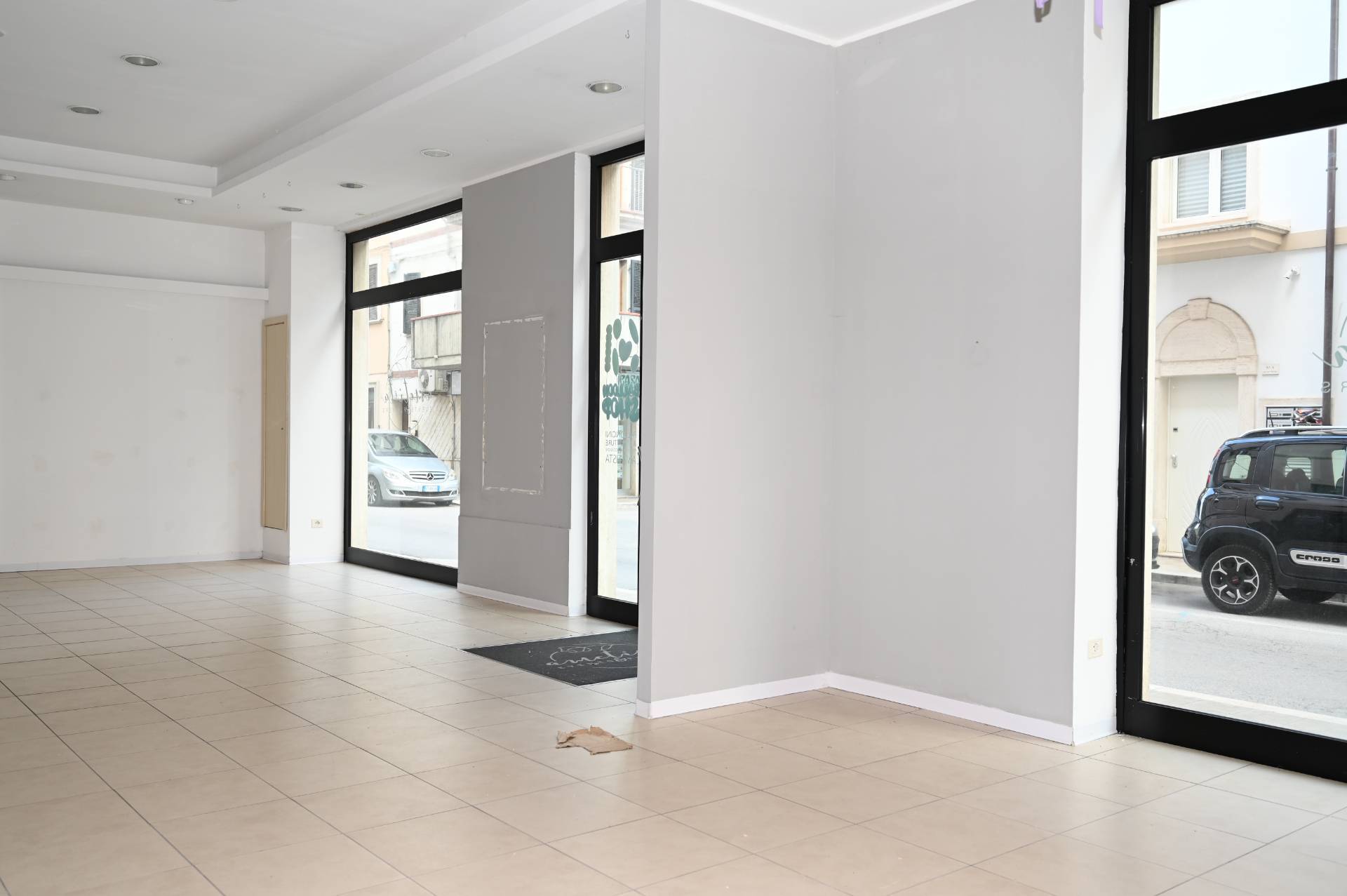 Locale commerciale in affitto a San Benedetto del Tronto, Centralissima