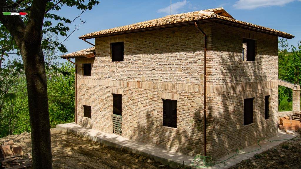 Rustico/Casale in vendita a Castignano