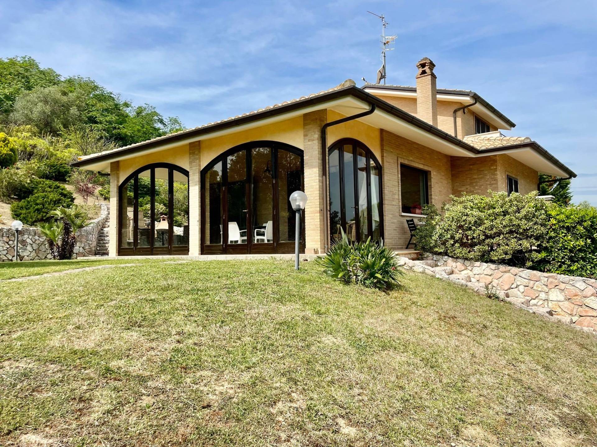 Villa in vendita a Acquaviva Picena, Residenziale