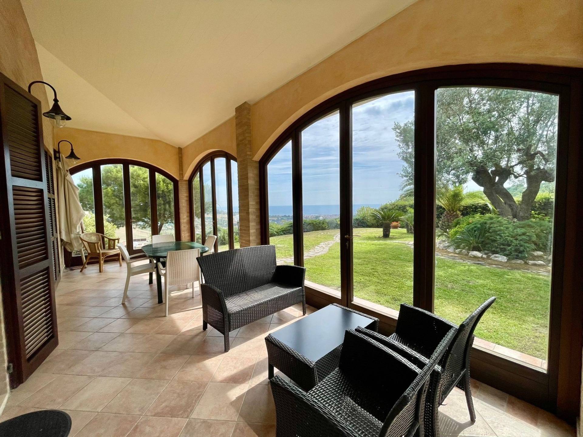 Villa in vendita a Acquaviva Picena, Residenziale