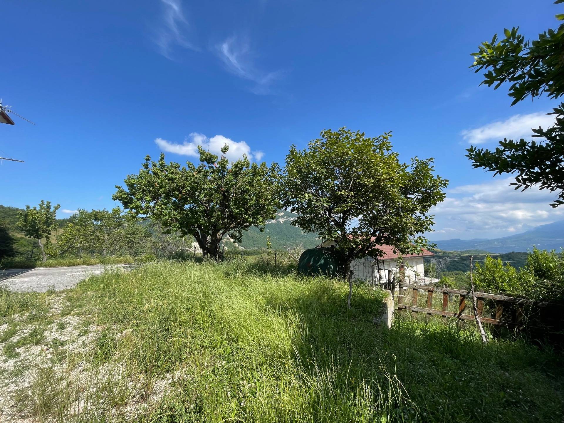 Casa indipendente in vendita a Rotella, Castel di Croce