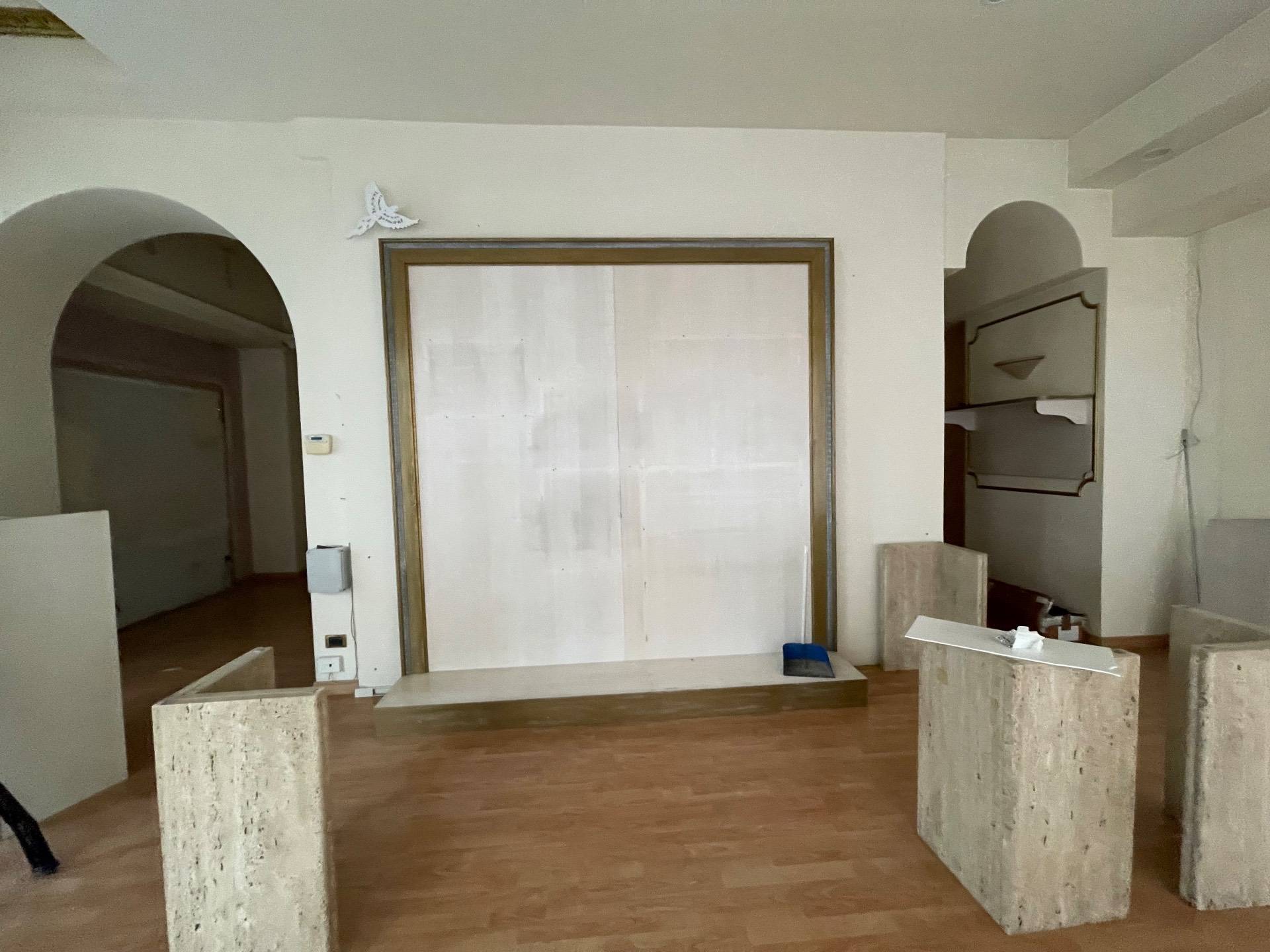 Locale commerciale in affitto a San Benedetto del Tronto, Centrale