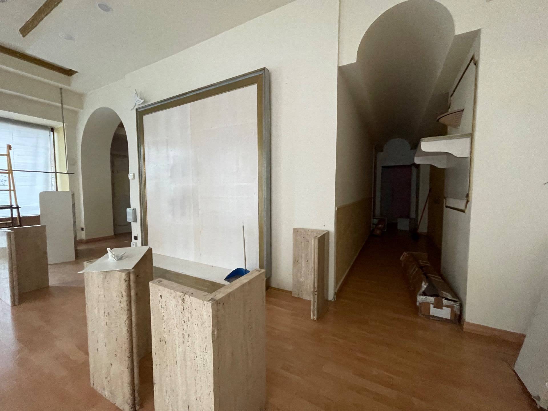 Locale commerciale in affitto a San Benedetto del Tronto, Centrale