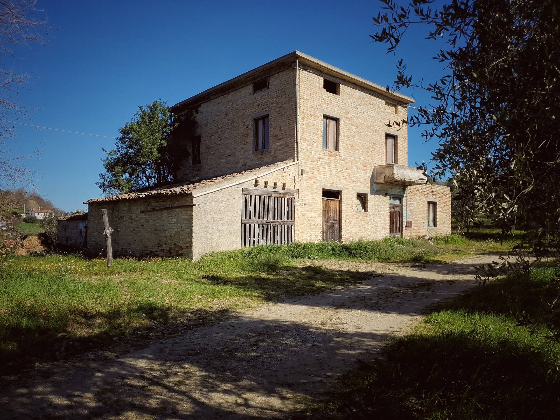 Rustico/Casale in vendita a Castorano