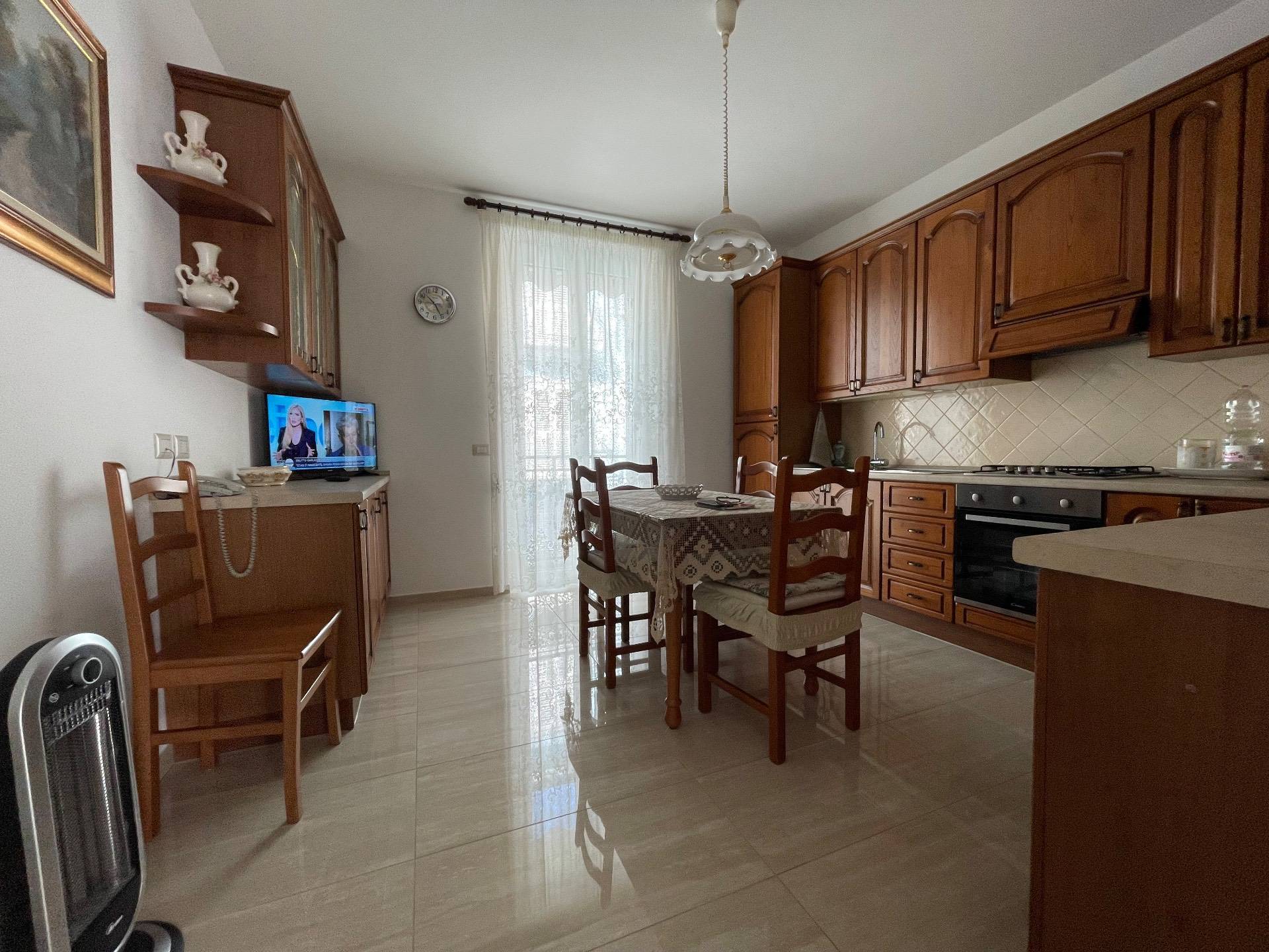 Casa cielo terra in vendita a San Benedetto del Tronto, Centrale