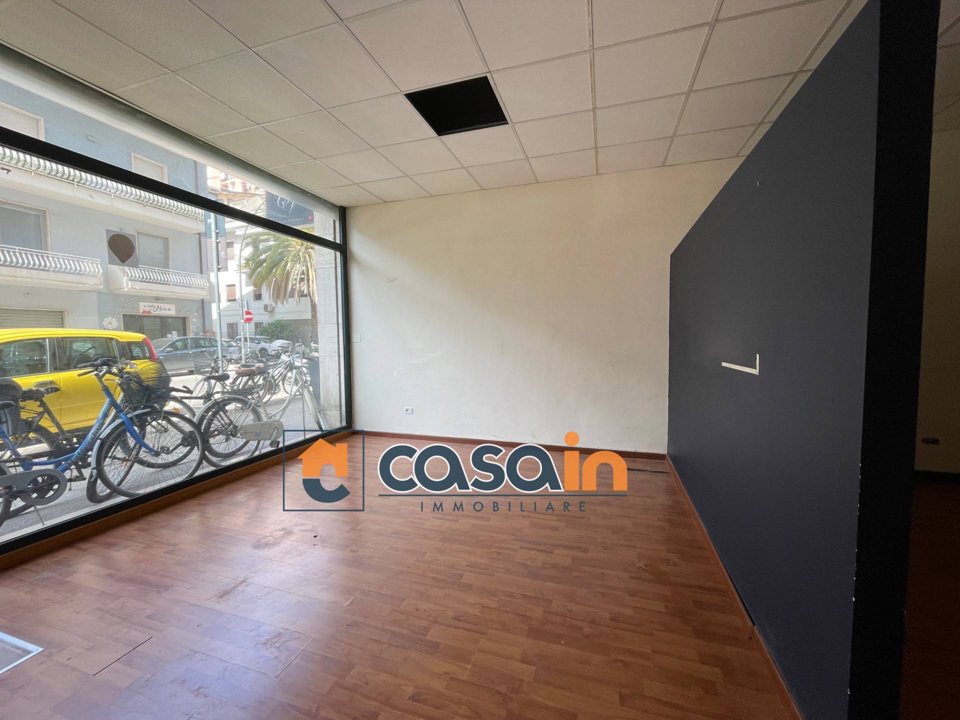 Locale commerciale in affitto a San Benedetto del Tronto, Centrale Sud