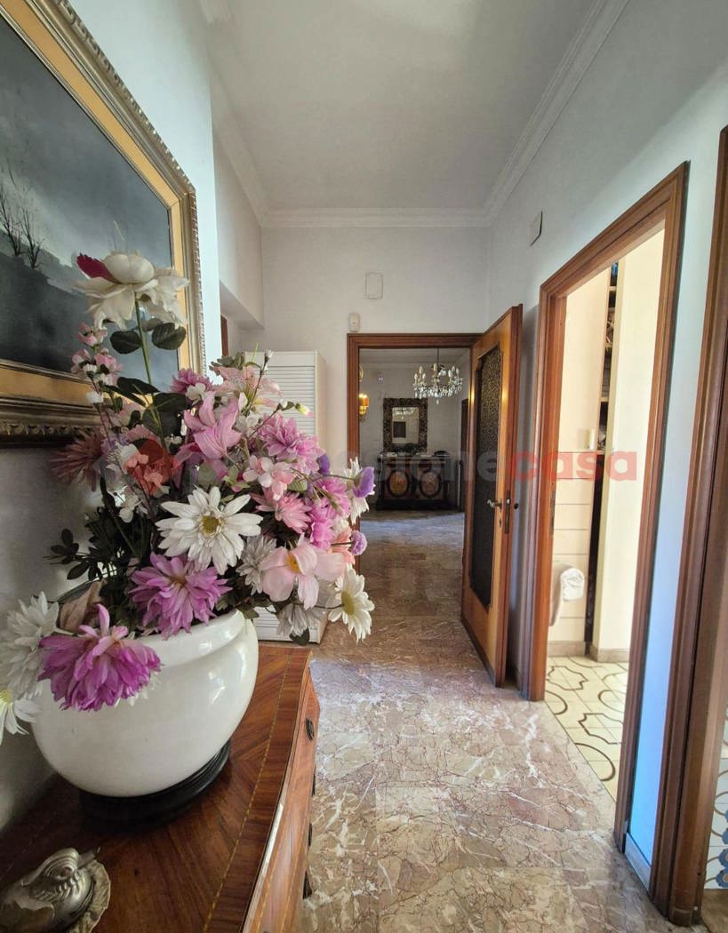 Attico con box a Roma