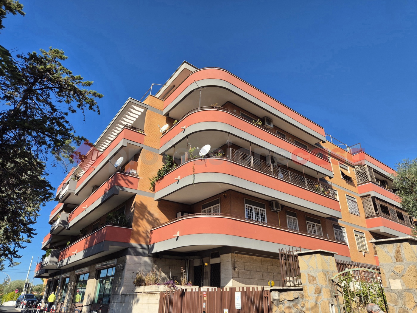 Attico da ristrutturare a Roma