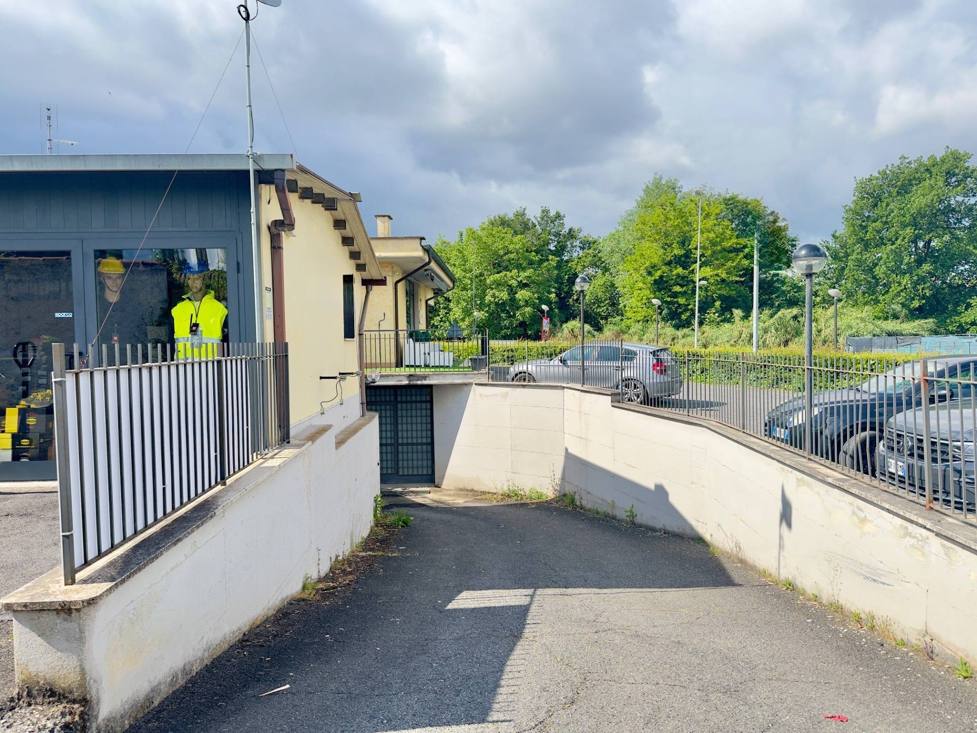 Locale commerciale in vendita a Monterotondo, Monterotondo Paese