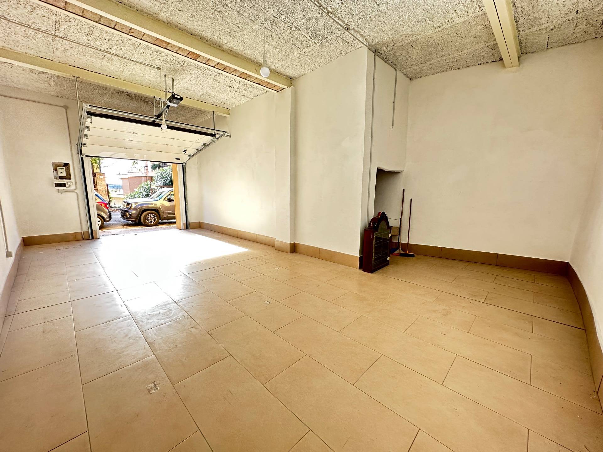 Magazzino in affitto a Monterotondo, Monterotondo Paese