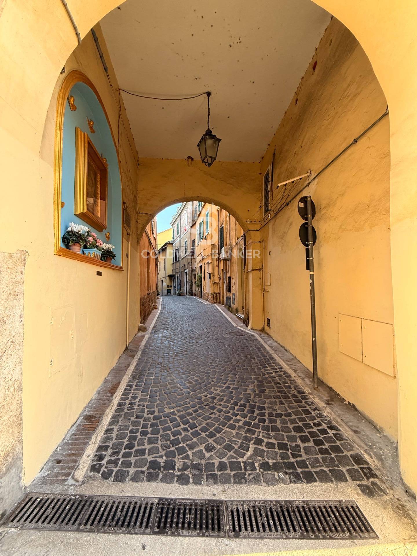 Stabile / Palazzo in vendita a Monterotondo, Monterotondo Paese