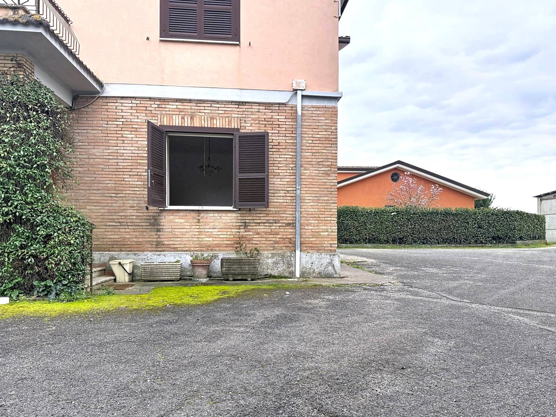 Appartamento indipendente in vendita a Montelibretti