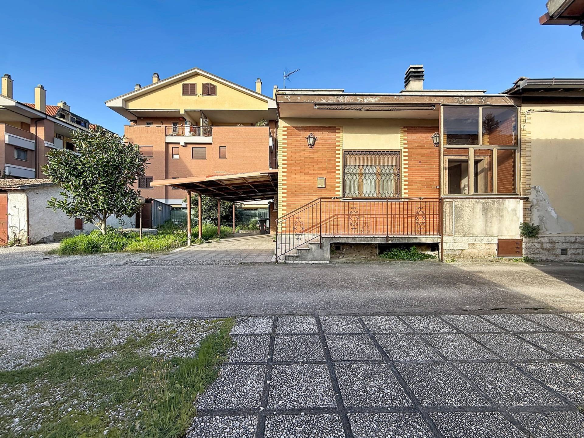 Villa bifamiliare in vendita a Monterotondo, Monterotondo Scalo