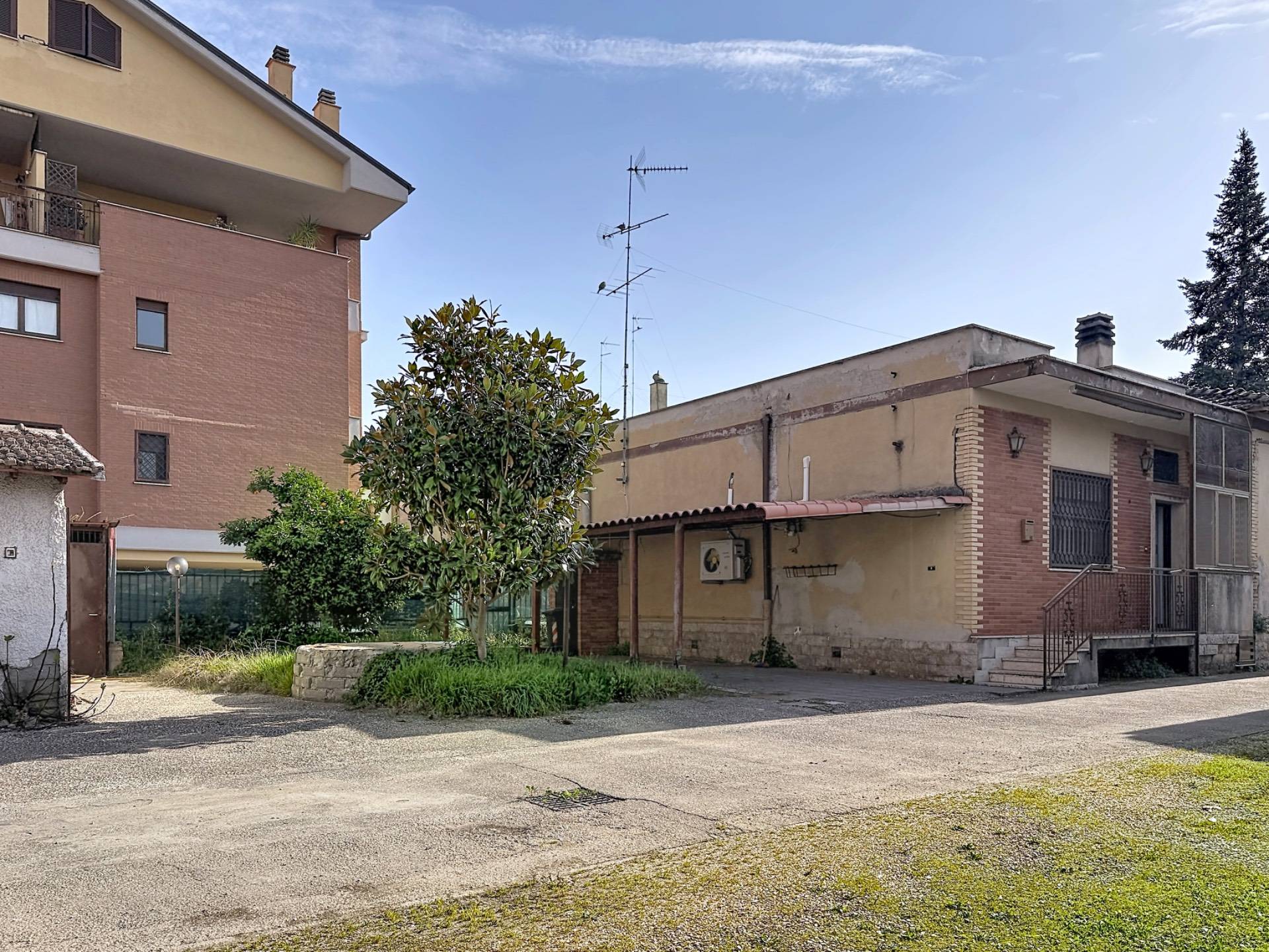 Villa bifamiliare in vendita a Monterotondo, Monterotondo Scalo