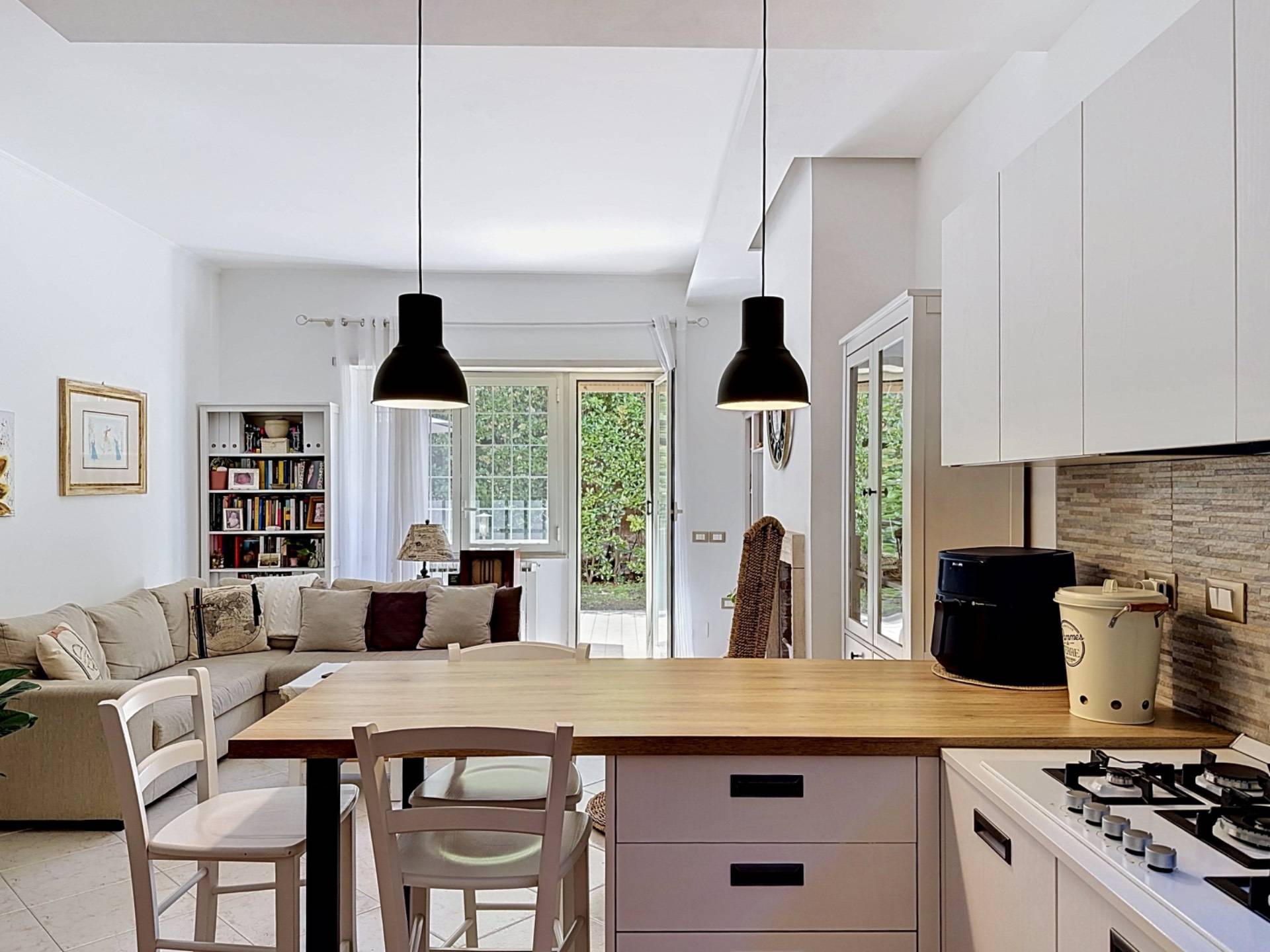 3 locali in vendita a Monterotondo, Monterotondo Paese