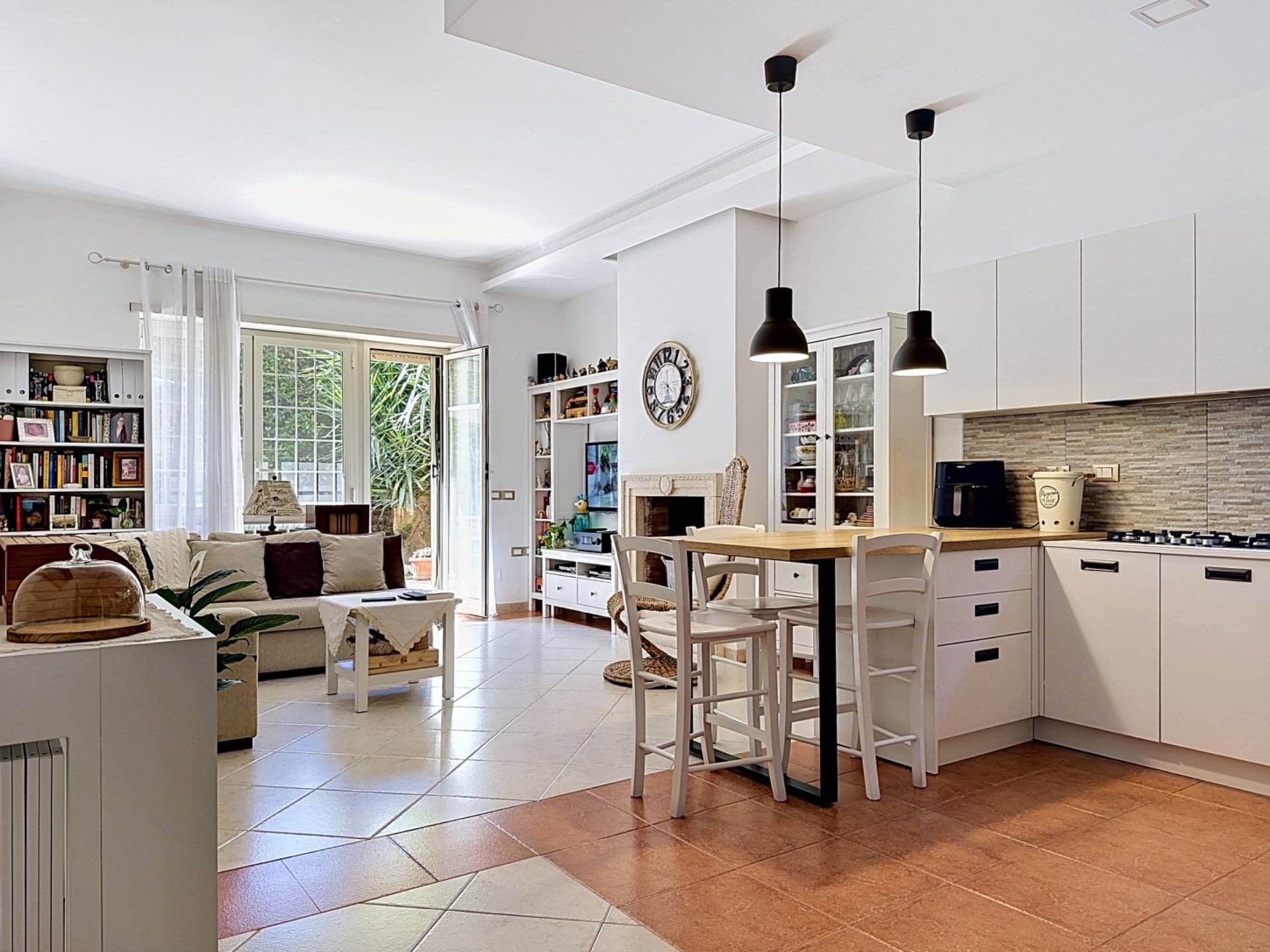 3 locali in vendita a Monterotondo, Monterotondo Paese