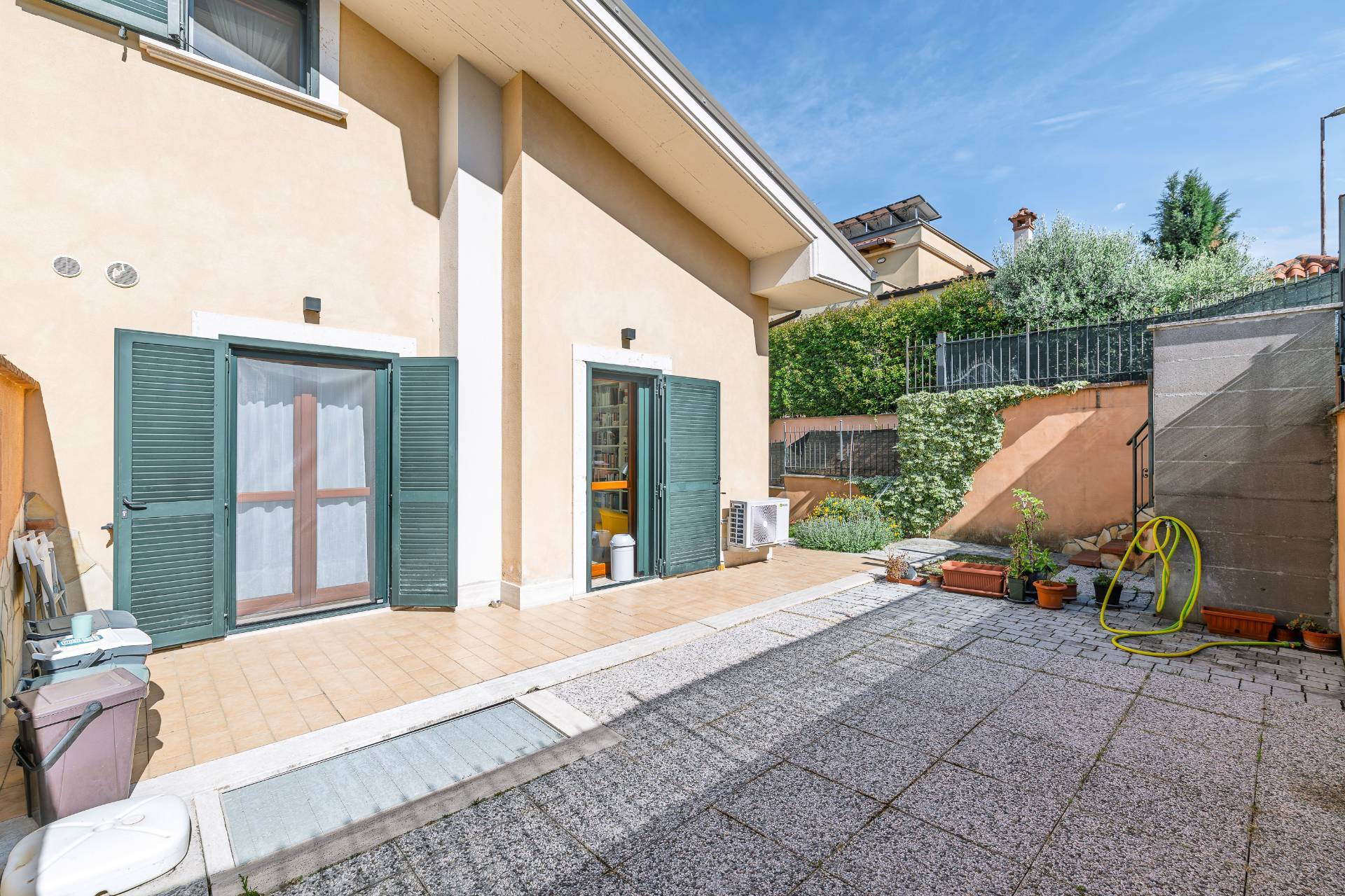 Villa bifamiliare in vendita a Mentana