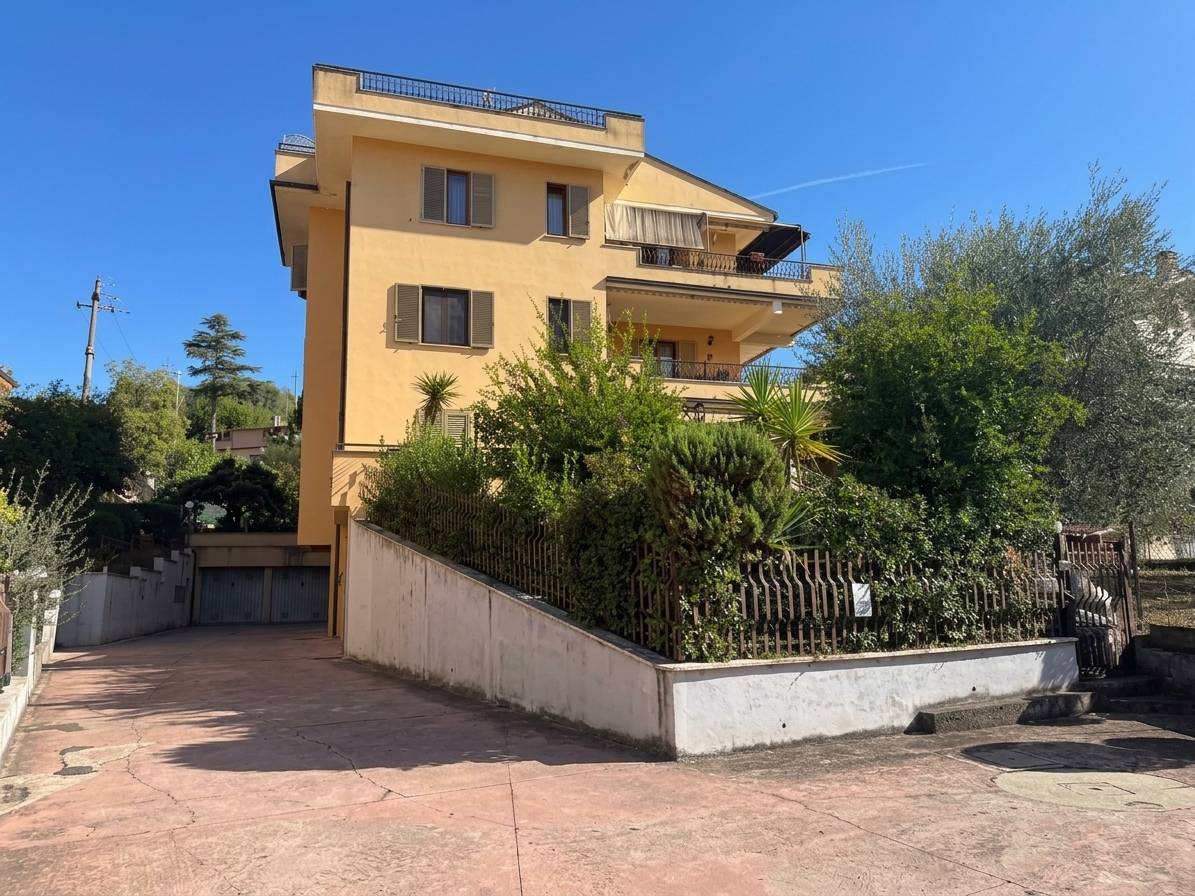 Appartamento in vendita a Monterotondo, Monterotondo Scalo