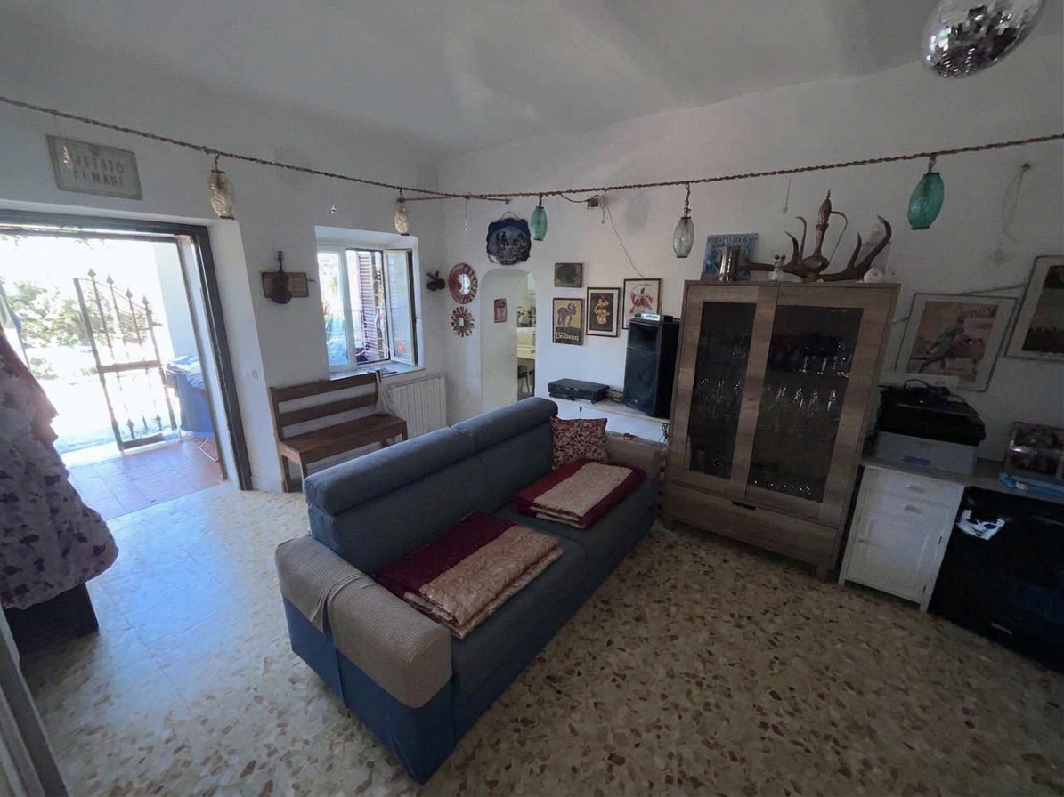Appartamento indipendente in vendita a Fara in Sabina, Corese Terra