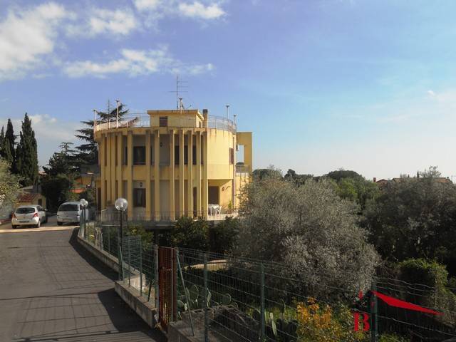 Villa con terrazzo a Tremestieri Etneo