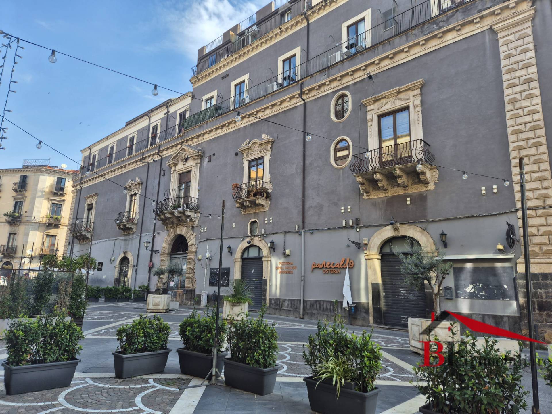 Locale commerciale in vendita a Catania, Zona di prestigio