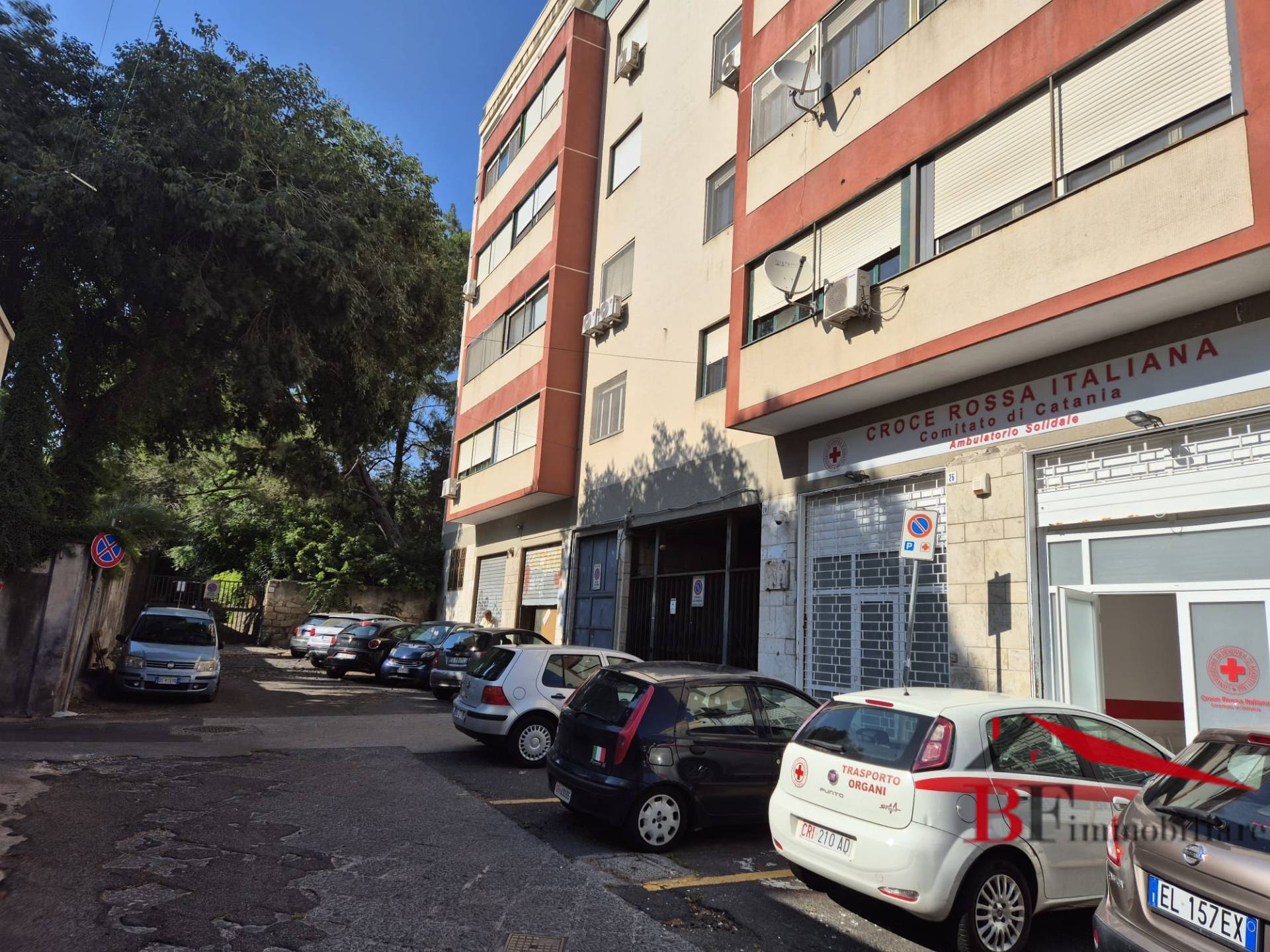 Locale commerciale in vendita a Catania, Via Etnea - via Umberto