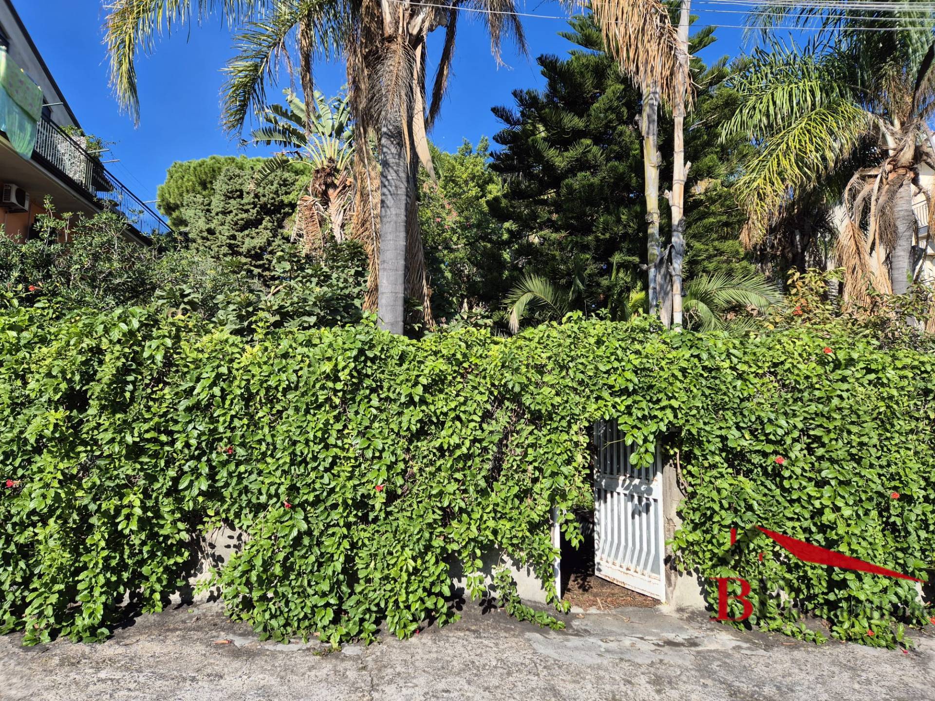 Terreno edificabile in vendita a Aci Castello