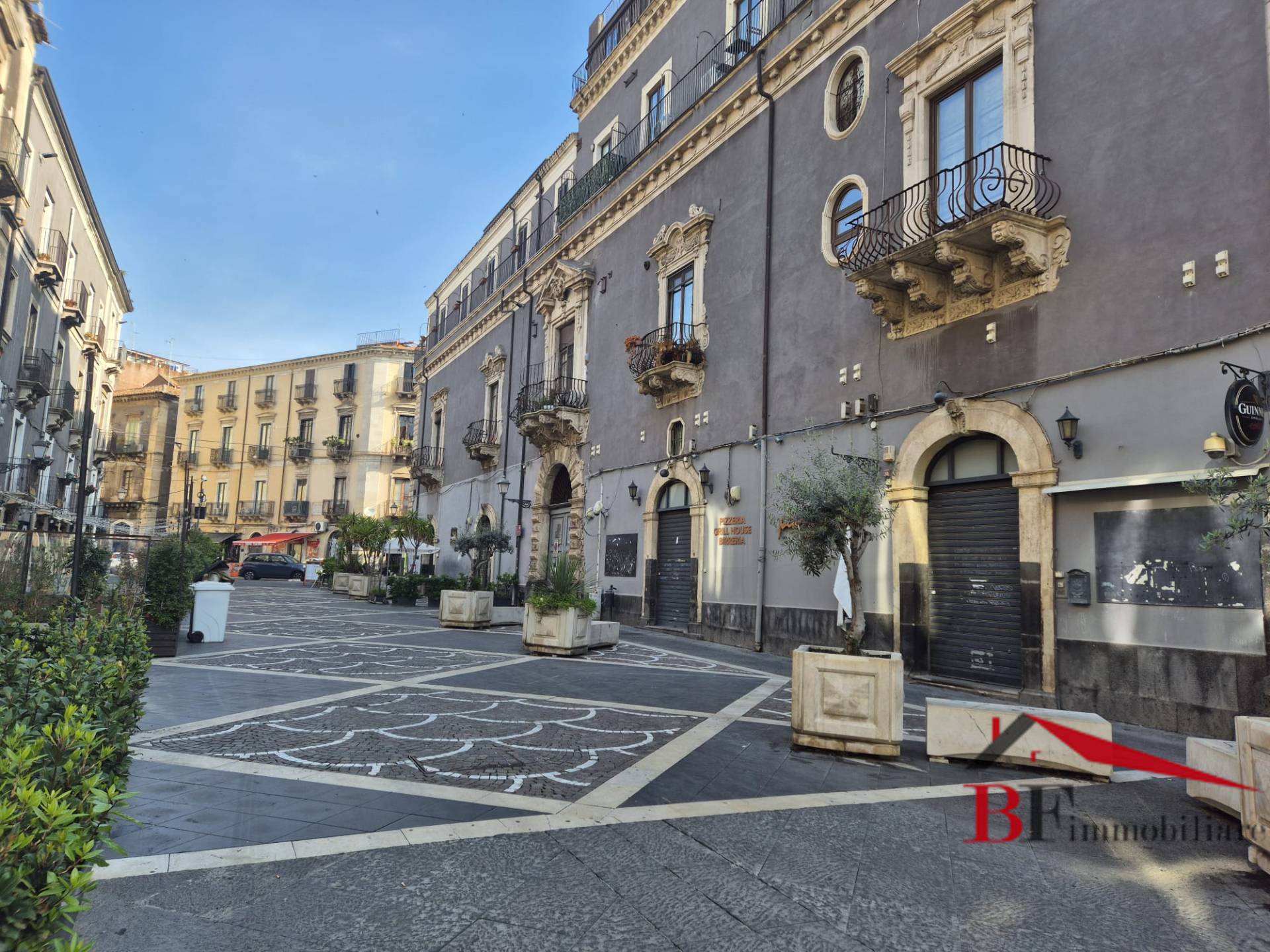 Locale commerciale in vendita a Catania, Zona di prestigio